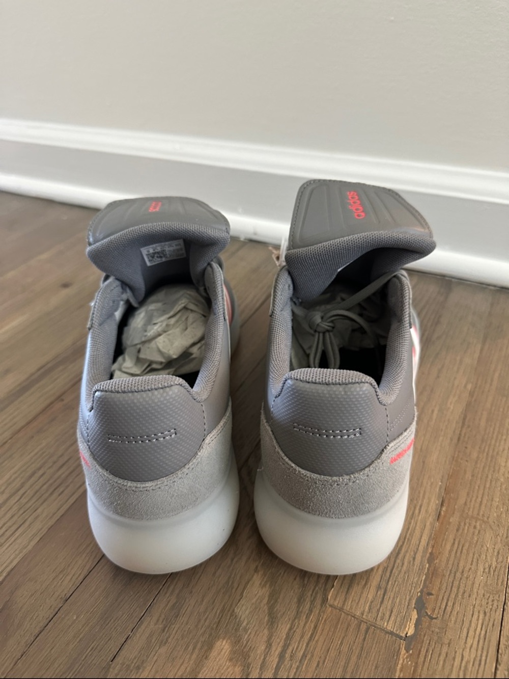 Adidas - Picture 3 of 6